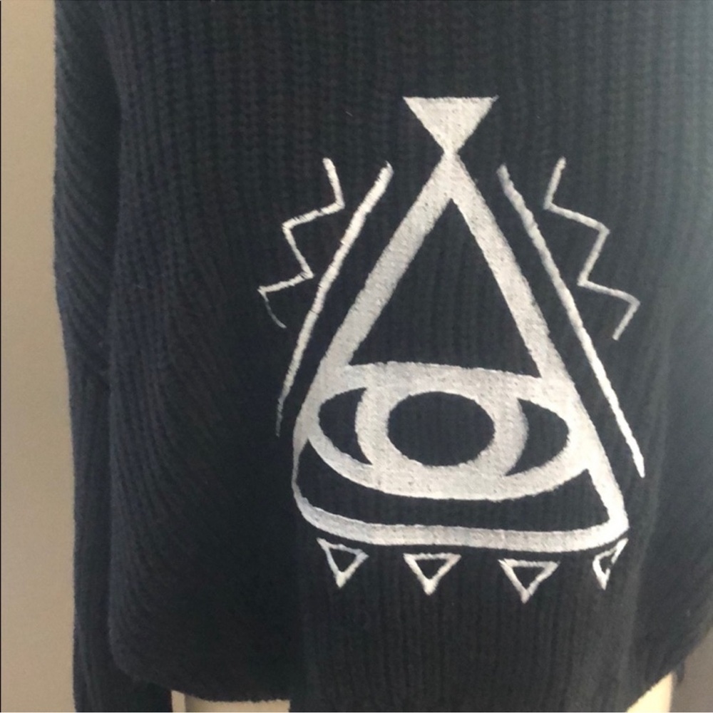 ASOS crop sweater - Picture 2 of 3